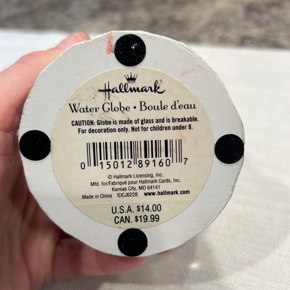 Hallmark Christmas Water Snow Globe - Picture 5 of 6